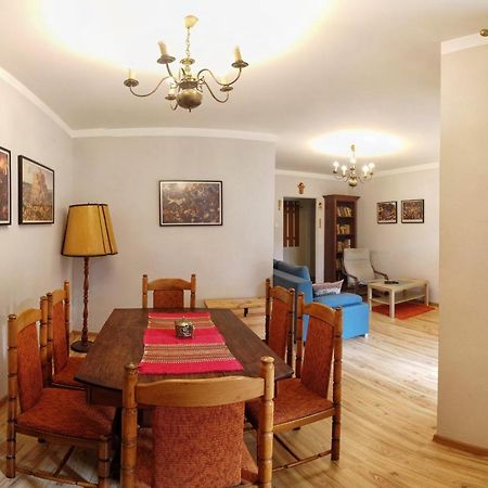 Cozy Apartment In 타르노프 외부 사진