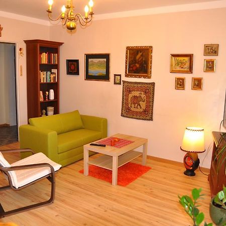 Cozy Apartment In 타르노프 외부 사진